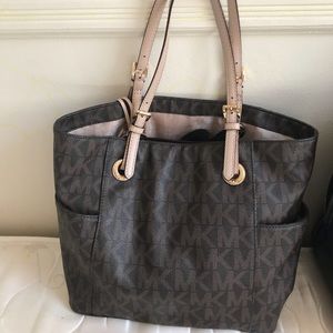 Women bag new Michael kors beautiful comfortable